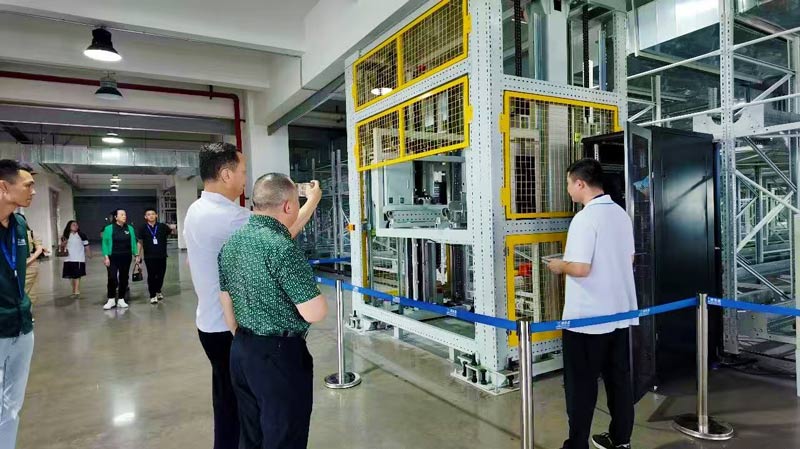 美中贸易发展协会会长深圳市湾品汇数字科技有限公司董事长谢建华先生一行莅临中山市德友鑫智能装备有限公司考察交流4