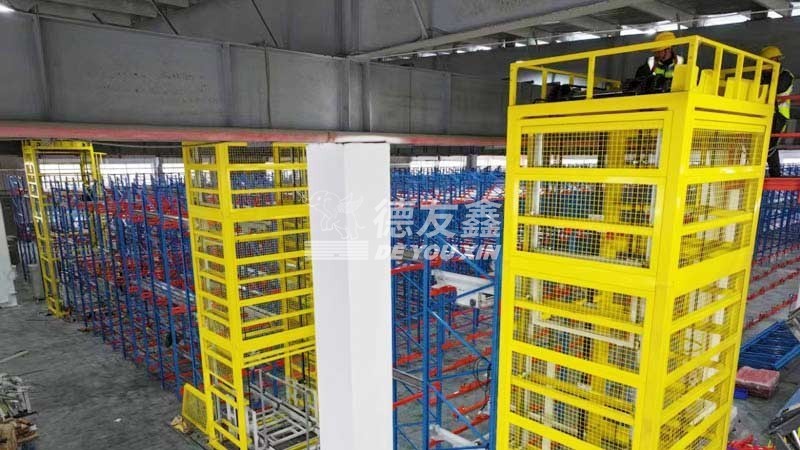 德友鑫大型新工程四向穿梭车立体仓库配提升机施工中